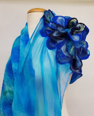 Blauwe zijde sjaal