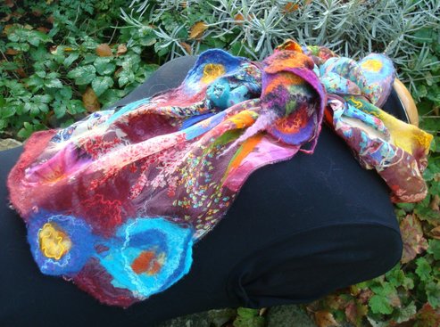 zijde shawl vilt chiffon-chiffon vilt sjaal-shawl vilt-bloemen-blauw-roze-vilting fingers