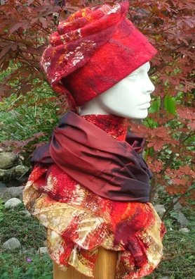 goud-rood-vilt-hoed-sjaal-shawl-vlas-set van hoed en sjaal vilt-vilting fingers